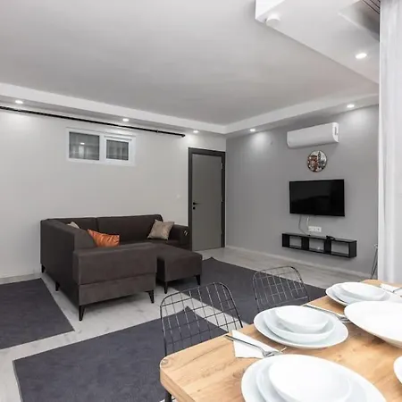 6-sehir Merkezinde Bueyuek Modern Apartment