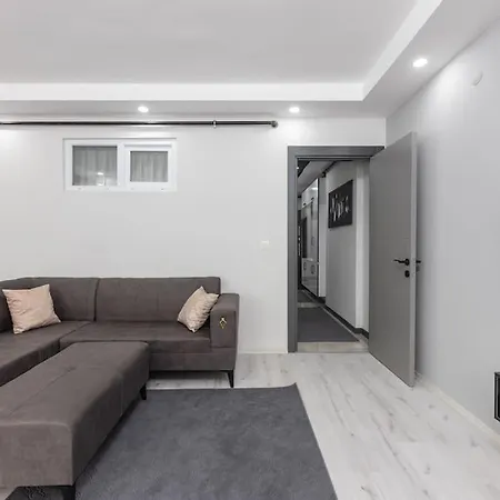 Apartment 6-sehir Merkezinde Bueyuek Modern Antalya