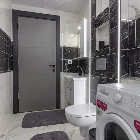 6-sehir Merkezinde Bueyuek Modern * アンタルヤ