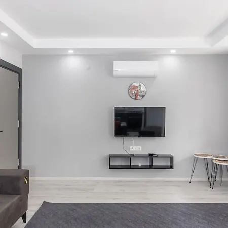 6-şehir Merkezinde Büyük Modern Daire